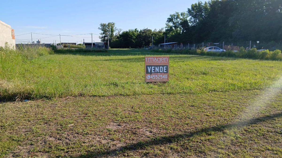 Amplio terreno en loteo en Ibarlucea!