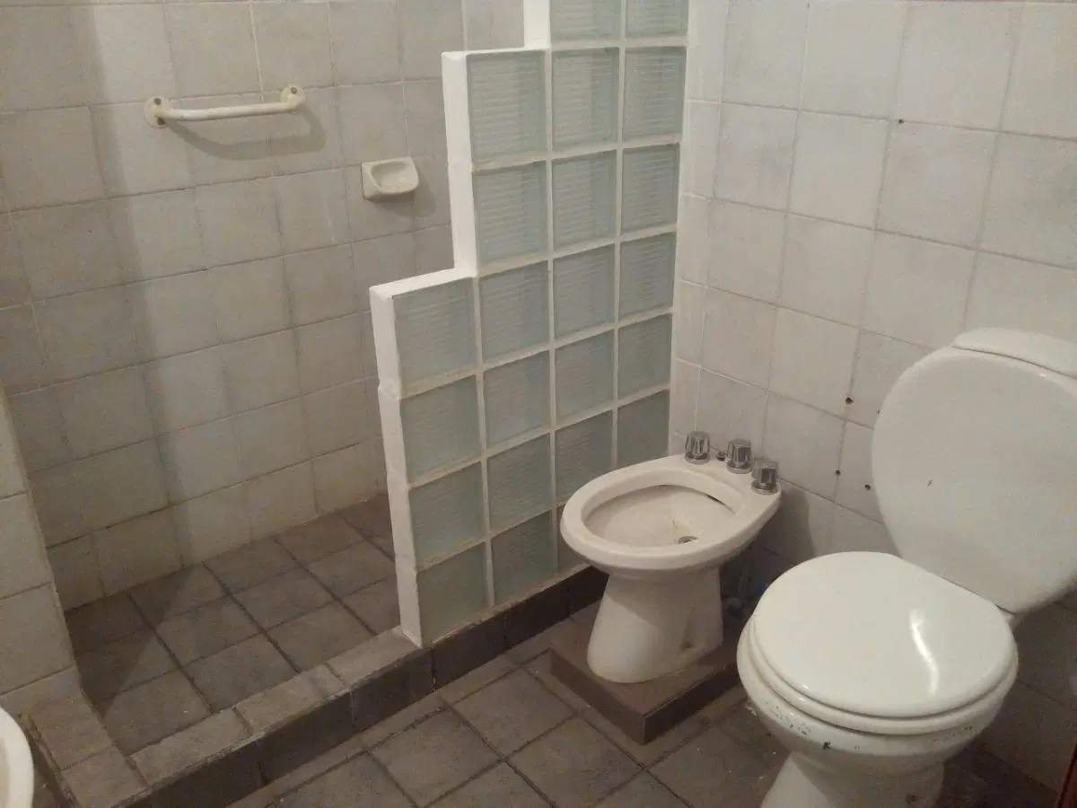 A metros de Bv.Rondeau! 2 dormitorios, cochera y jardin 5