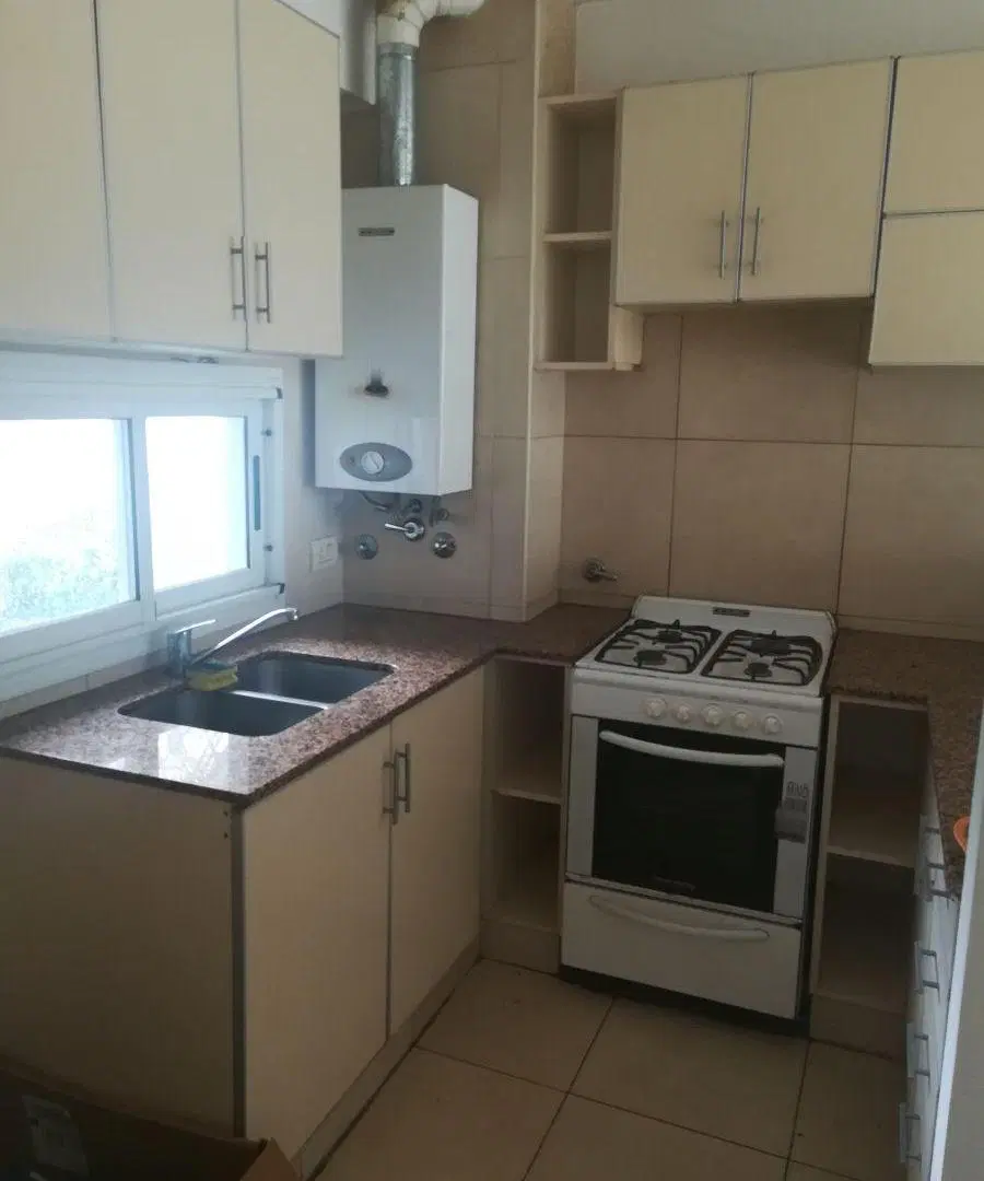 1 dormitorio y cochera en Arroyito! 2