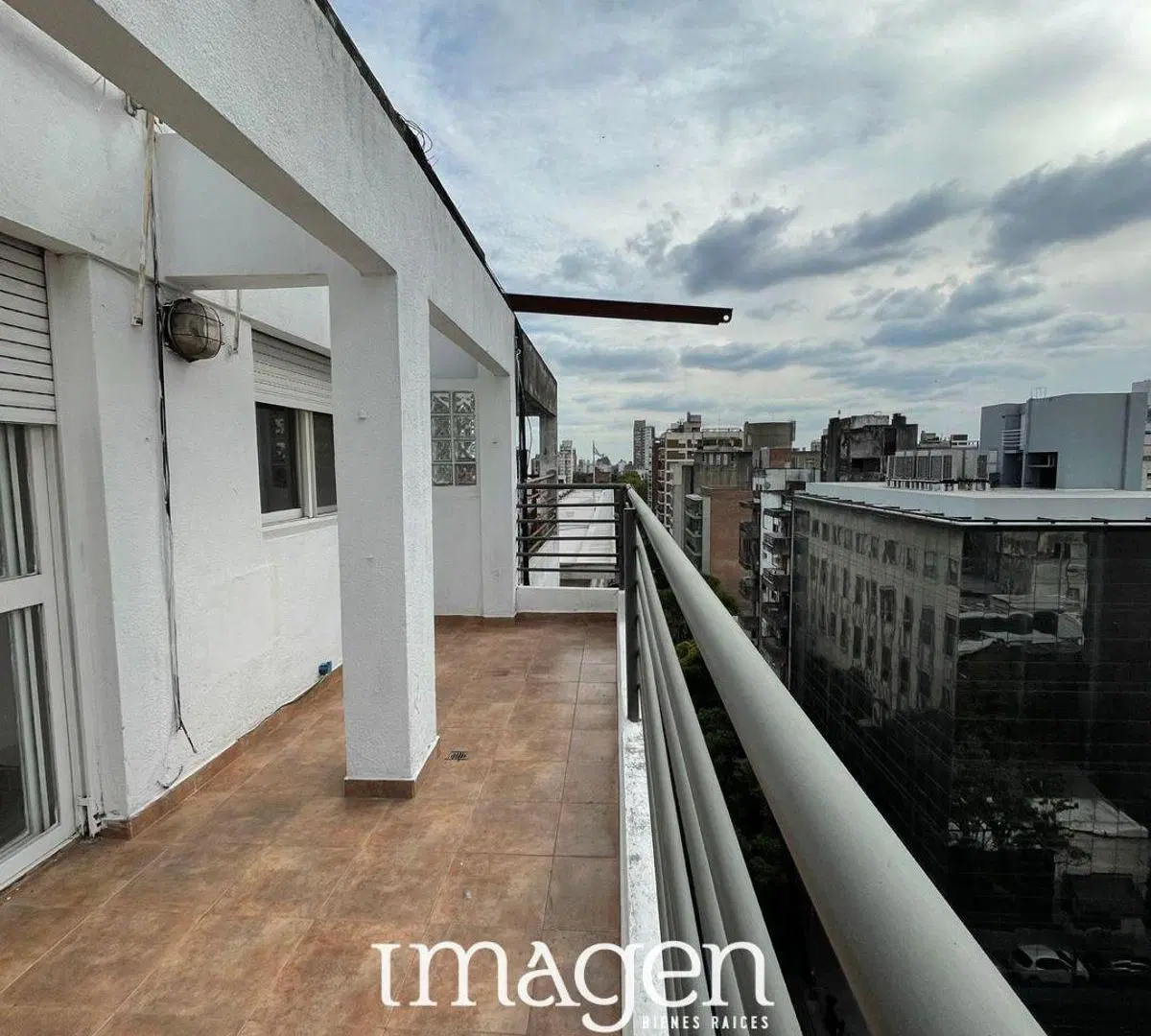 1 dormitorio a metros de Tribunales y Av.Pellegrini 2