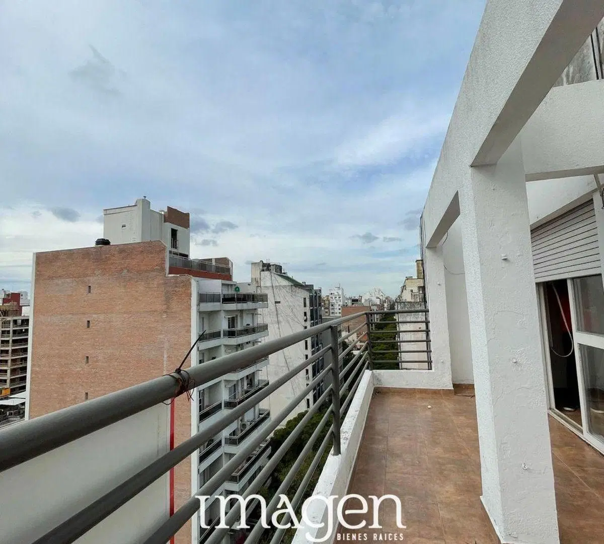 1 dormitorio a metros de Tribunales y Av.Pellegrini 4