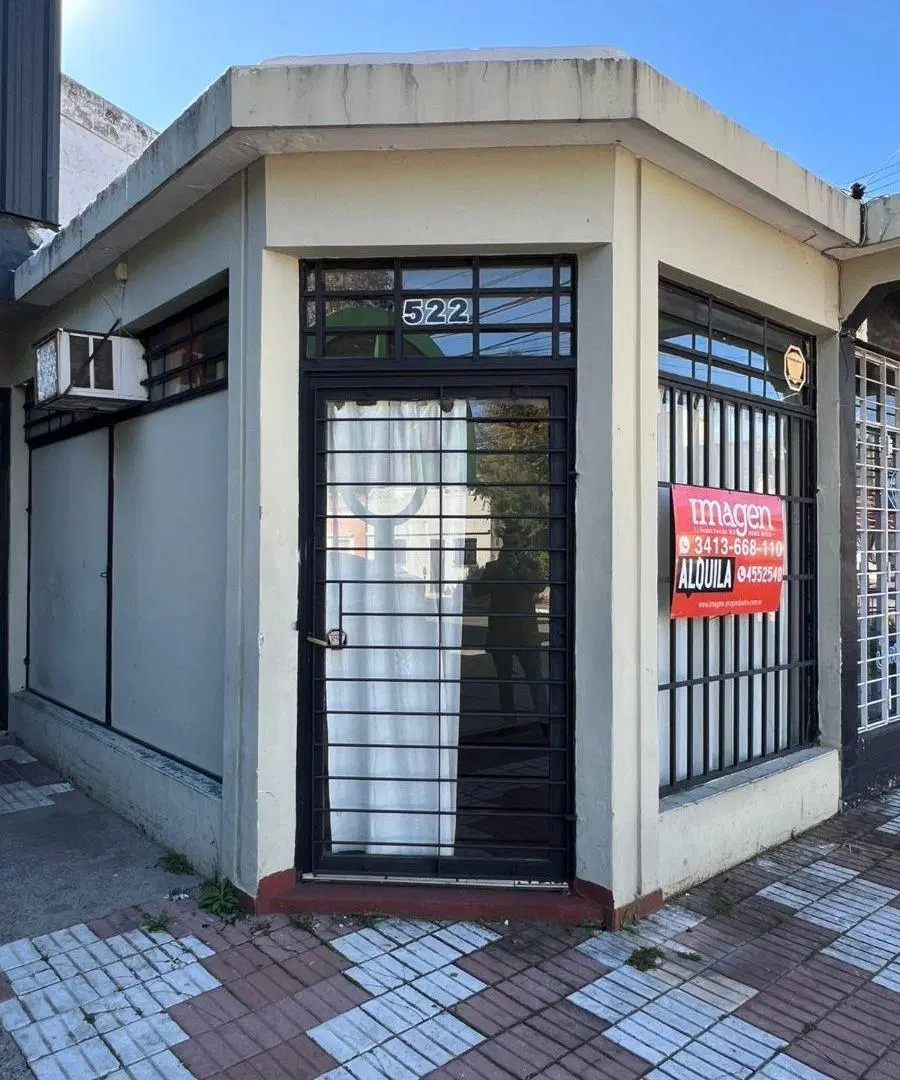 Local comercial al frente con baño y deposito! 5