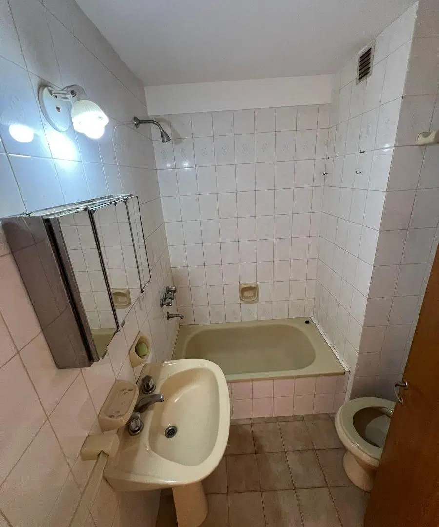 Semipiso de 1 dormitorio a metros de Av.Pellegrini 7