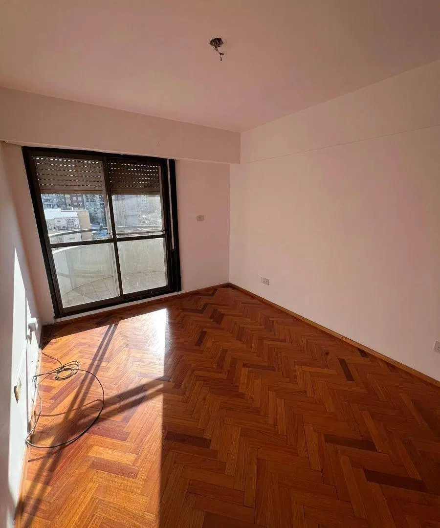 Semipiso de 1 dormitorio a metros de Av.Pellegrini 2