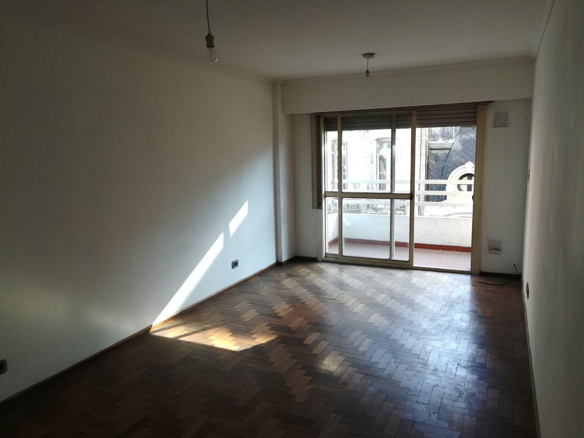 Foto de 1 dormitorio y balcon sobre Av.Santa fe, imagen 3