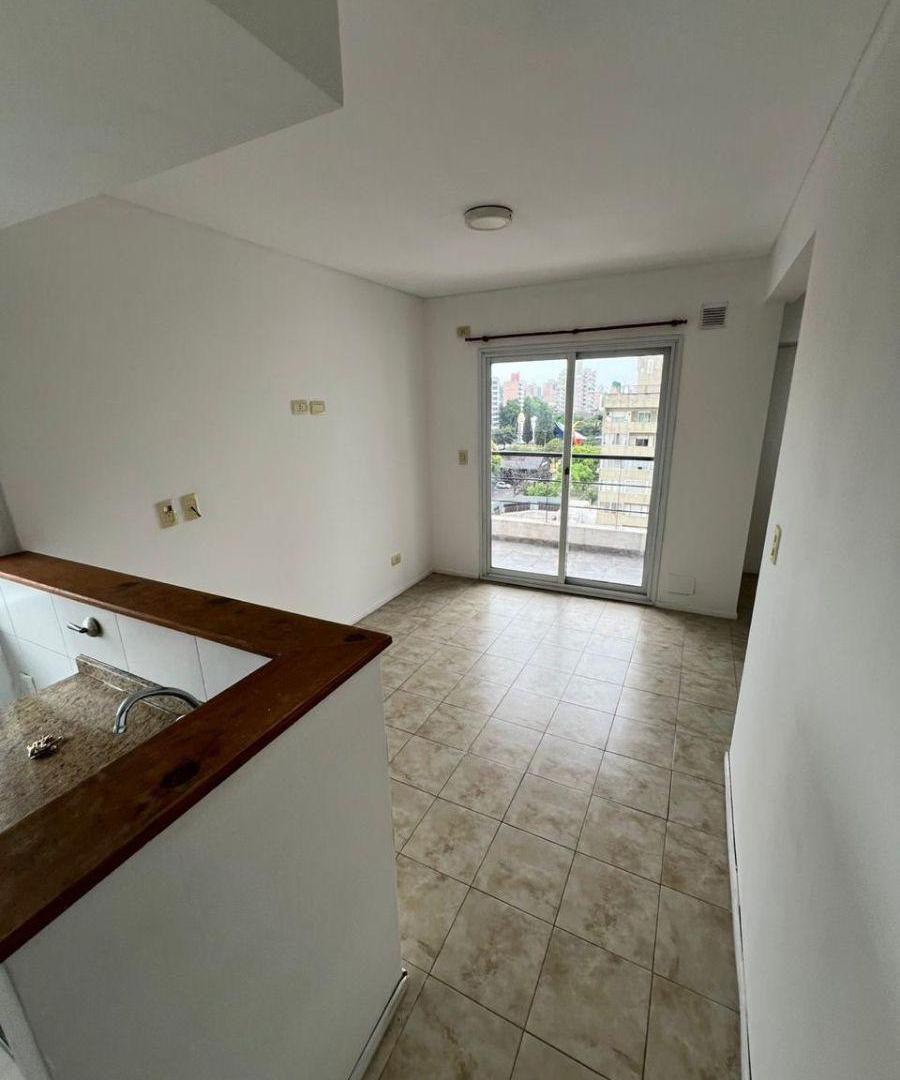 Foto de Departamentos de 1 dormitorio con cochera cerca de Facultad de medicina, imagen 2