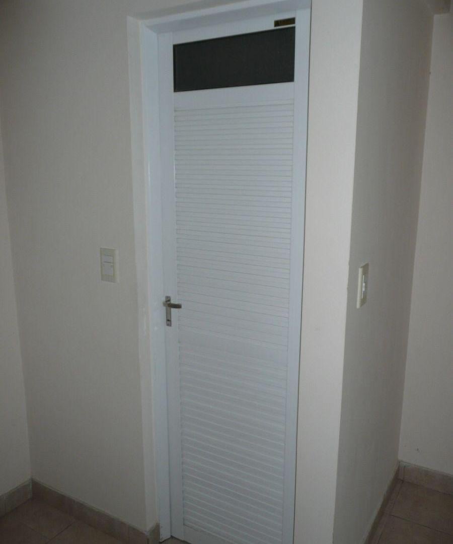 Foto de Local comercial en zona norte! sobre calle comercial!, imagen 1