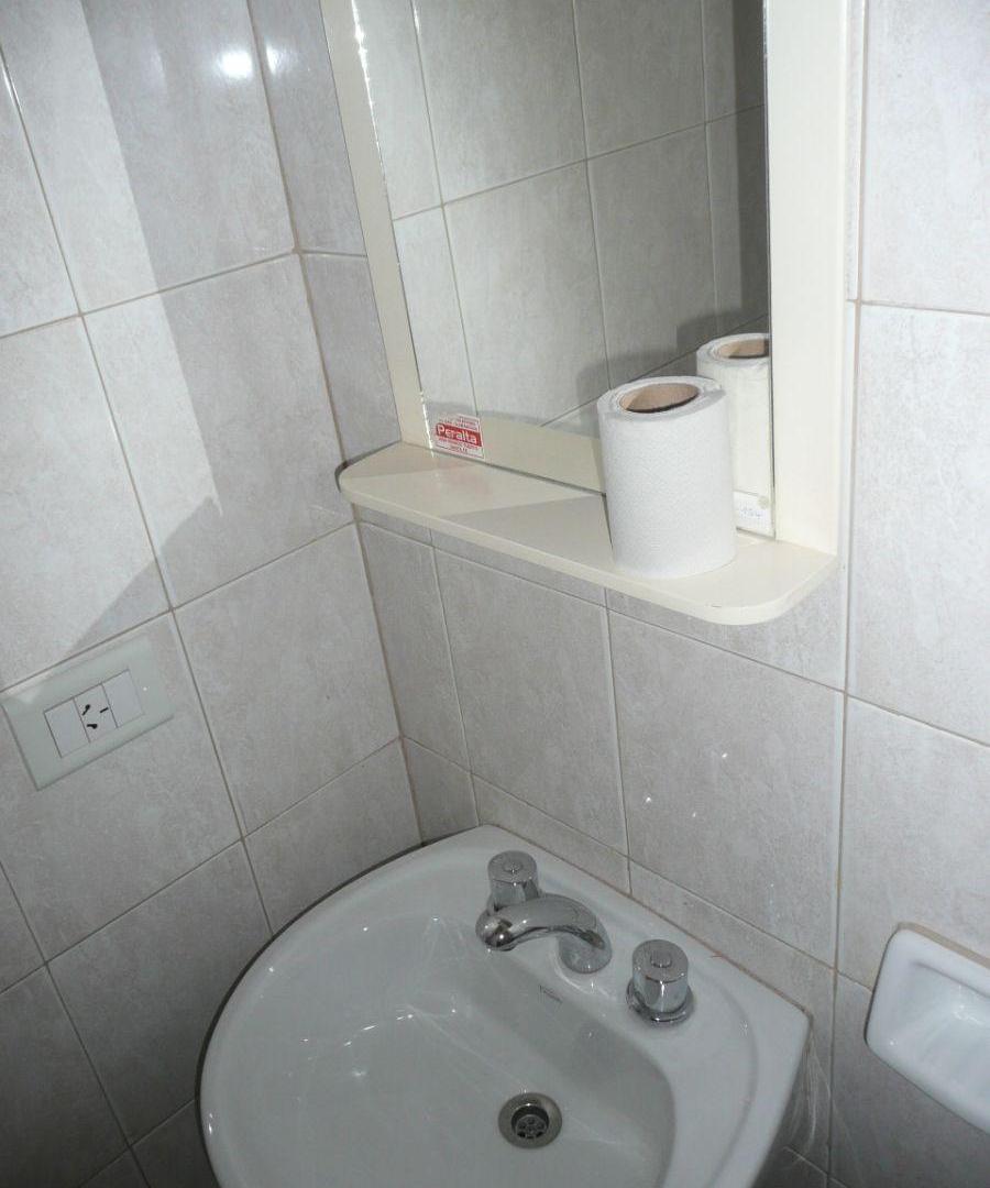 Foto de Local comercial en zona norte! sobre calle comercial!, imagen 2