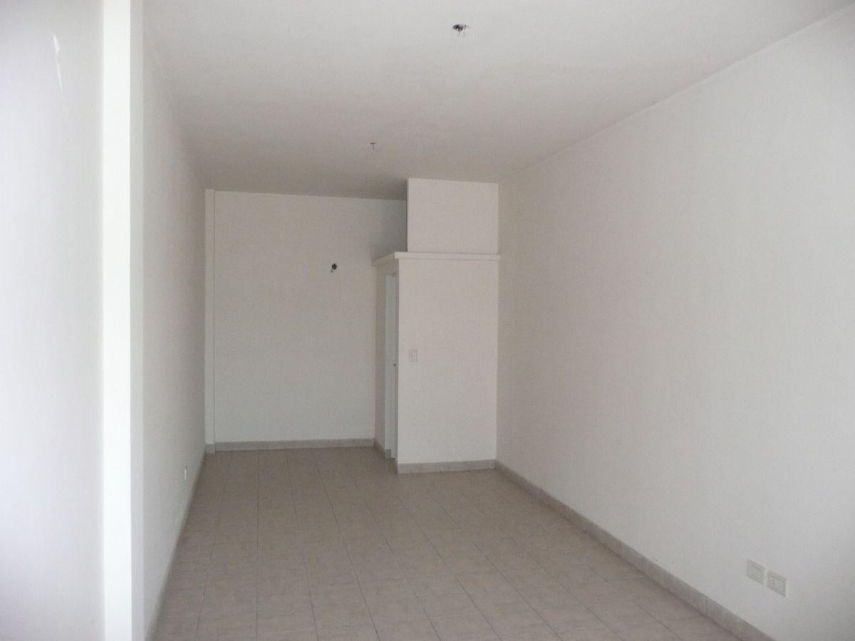 Foto de Local comercial en zona norte! sobre calle comercial!, imagen 4