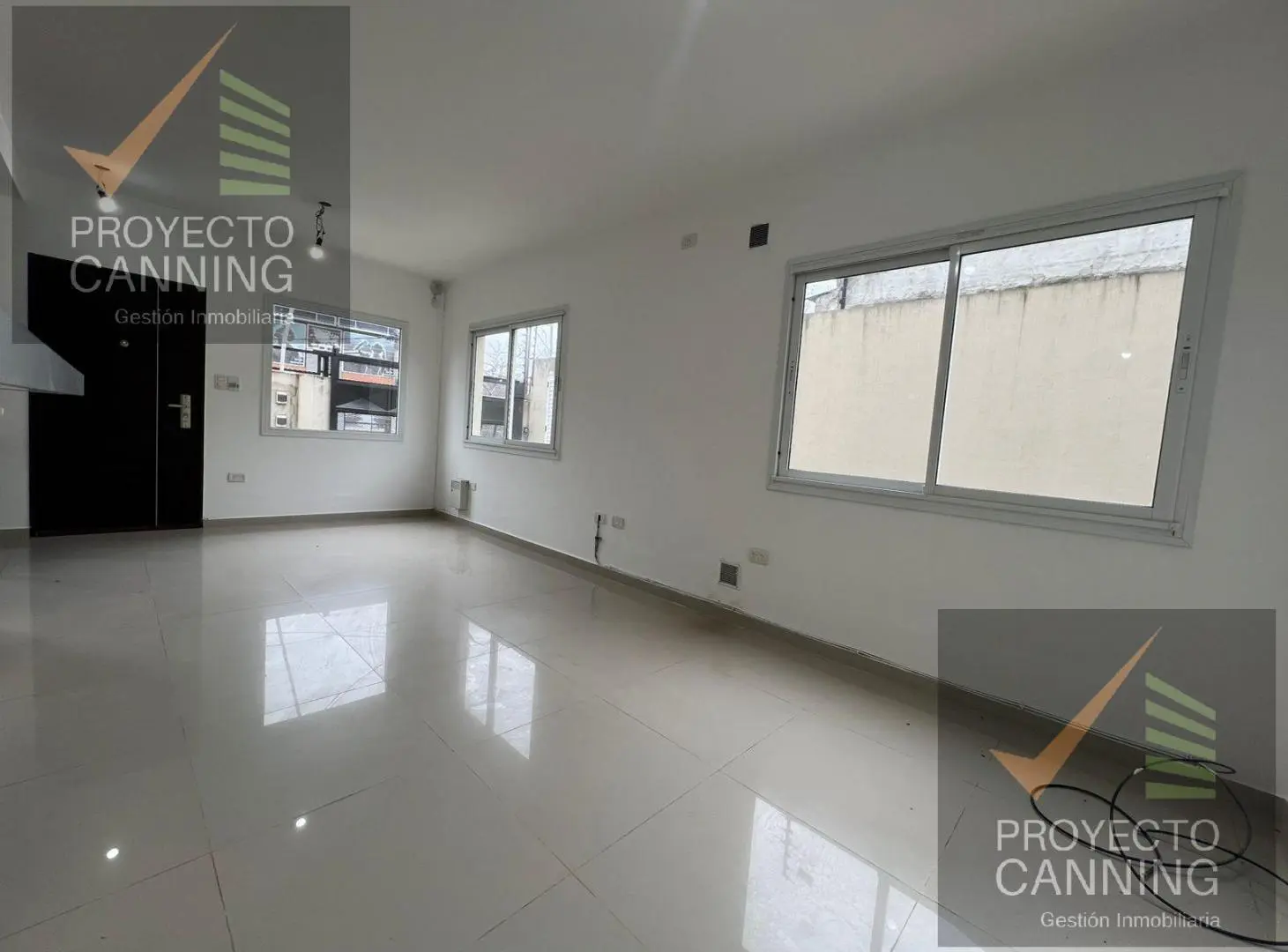 Alquier de Triplex 4 ambientes en Canning 1