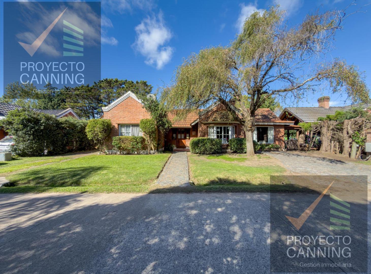 Casa en venta en barrio Campos de Echeverria Canning