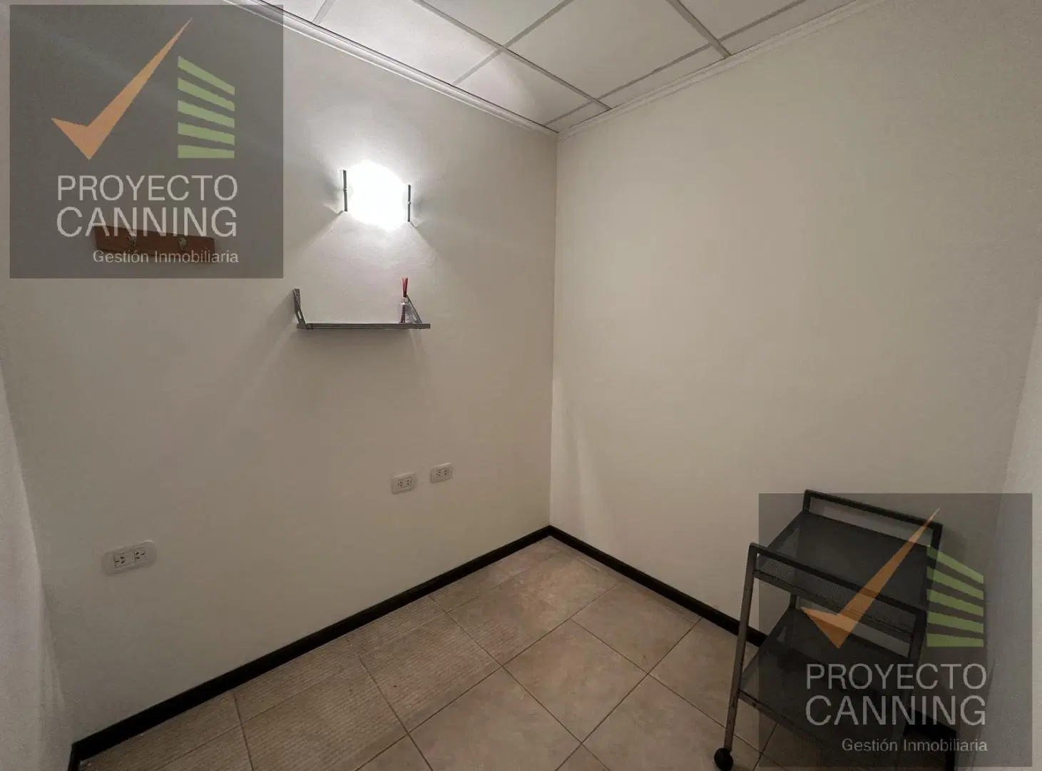 Venta de oficina en Shopping Plaza Canning 2