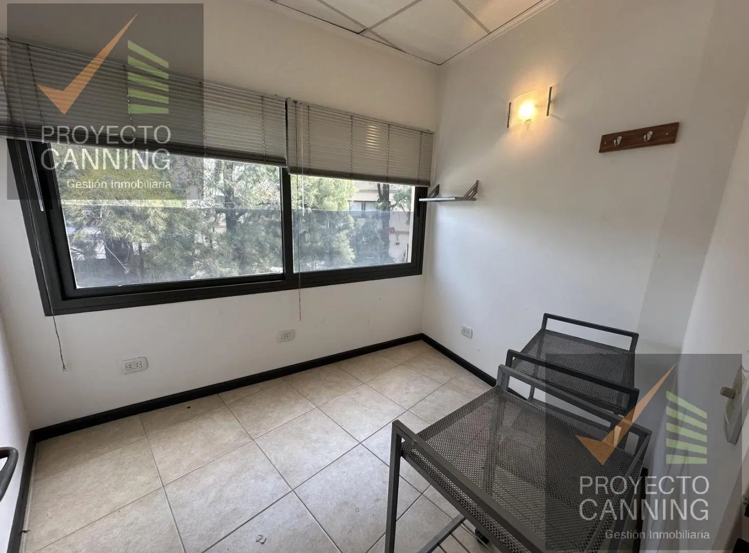 Venta de oficina en Shopping Plaza Canning 1