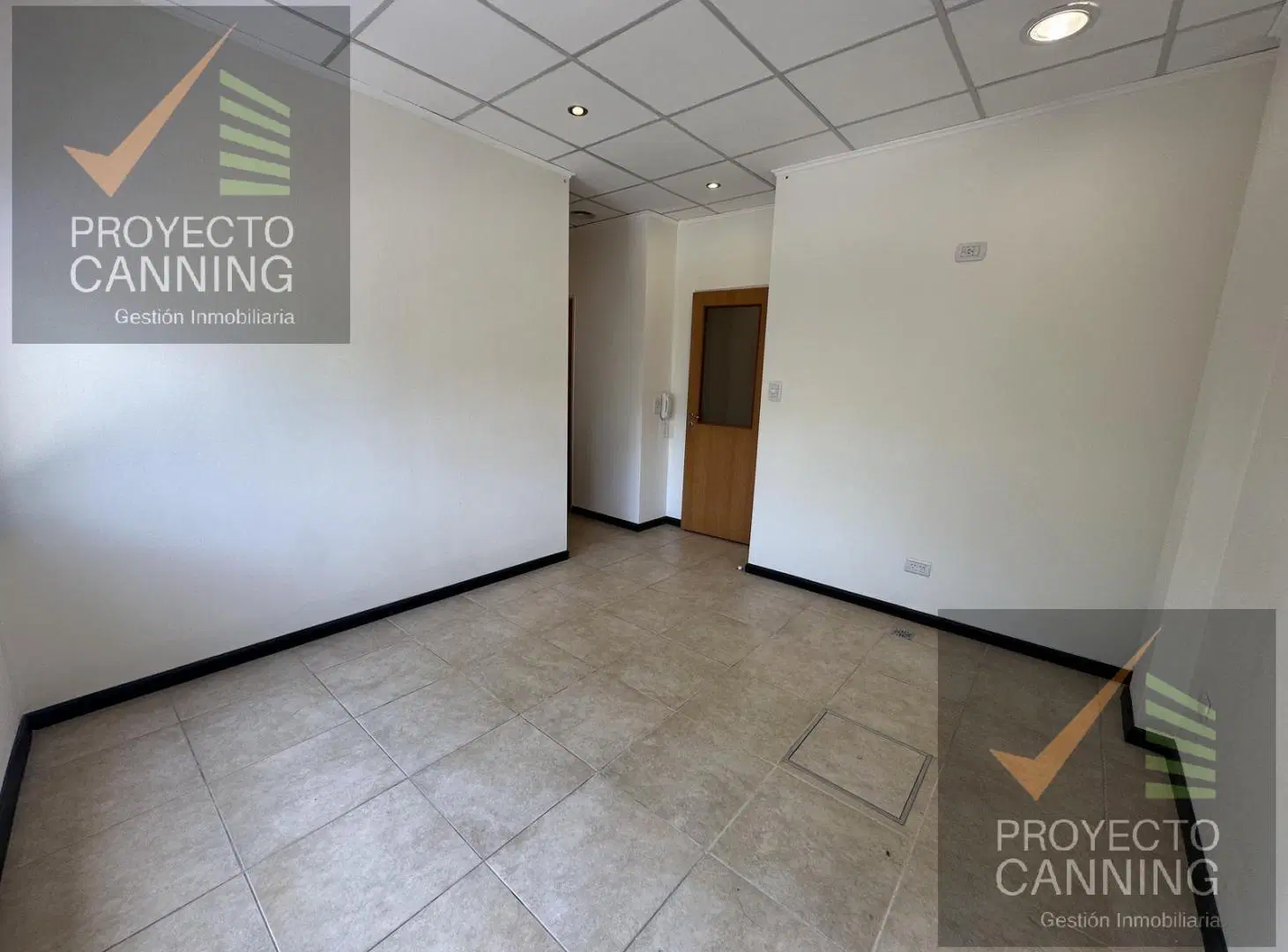 Venta de oficina en Shopping Plaza Canning 4