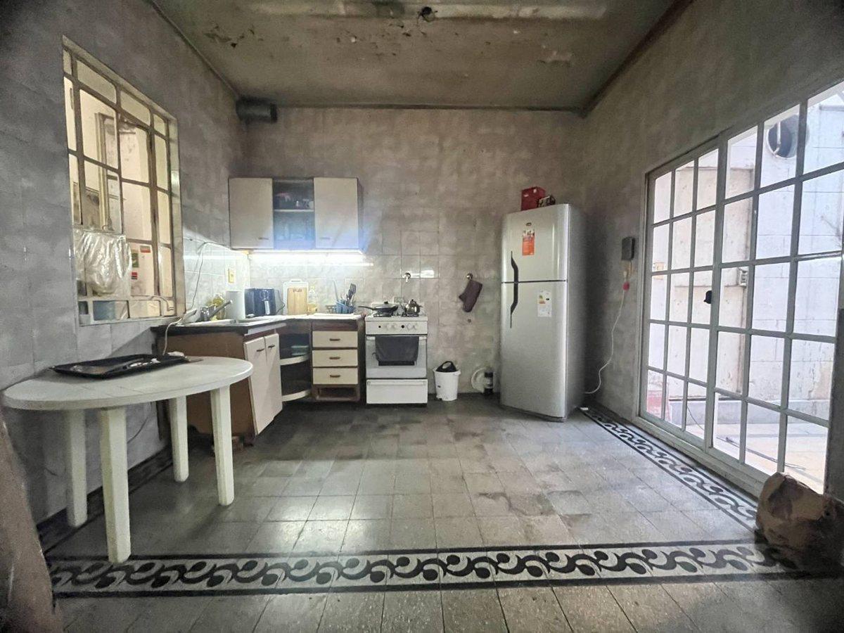PH / Local Venta 200 m Totales. a m de Caseros 5