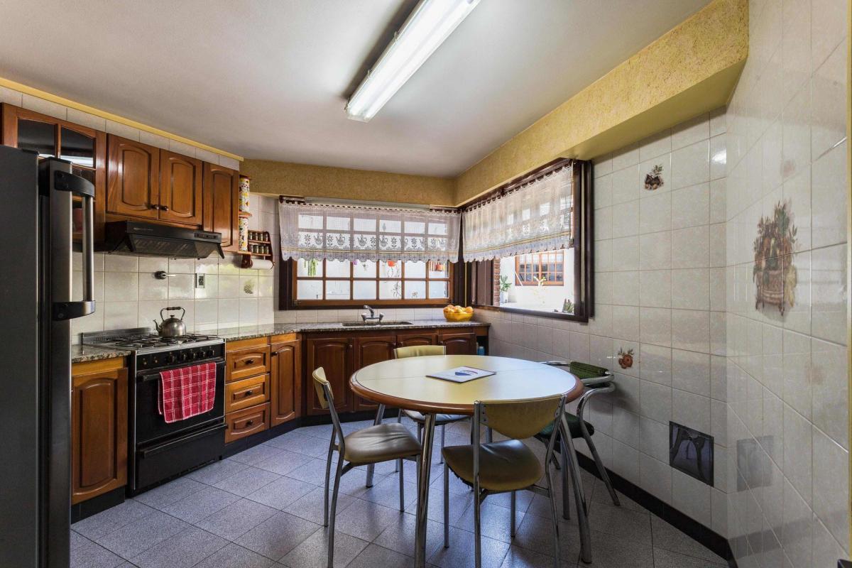 Venta Casa 8 Amb C/2 Cochera, Pileta en Versalles 5