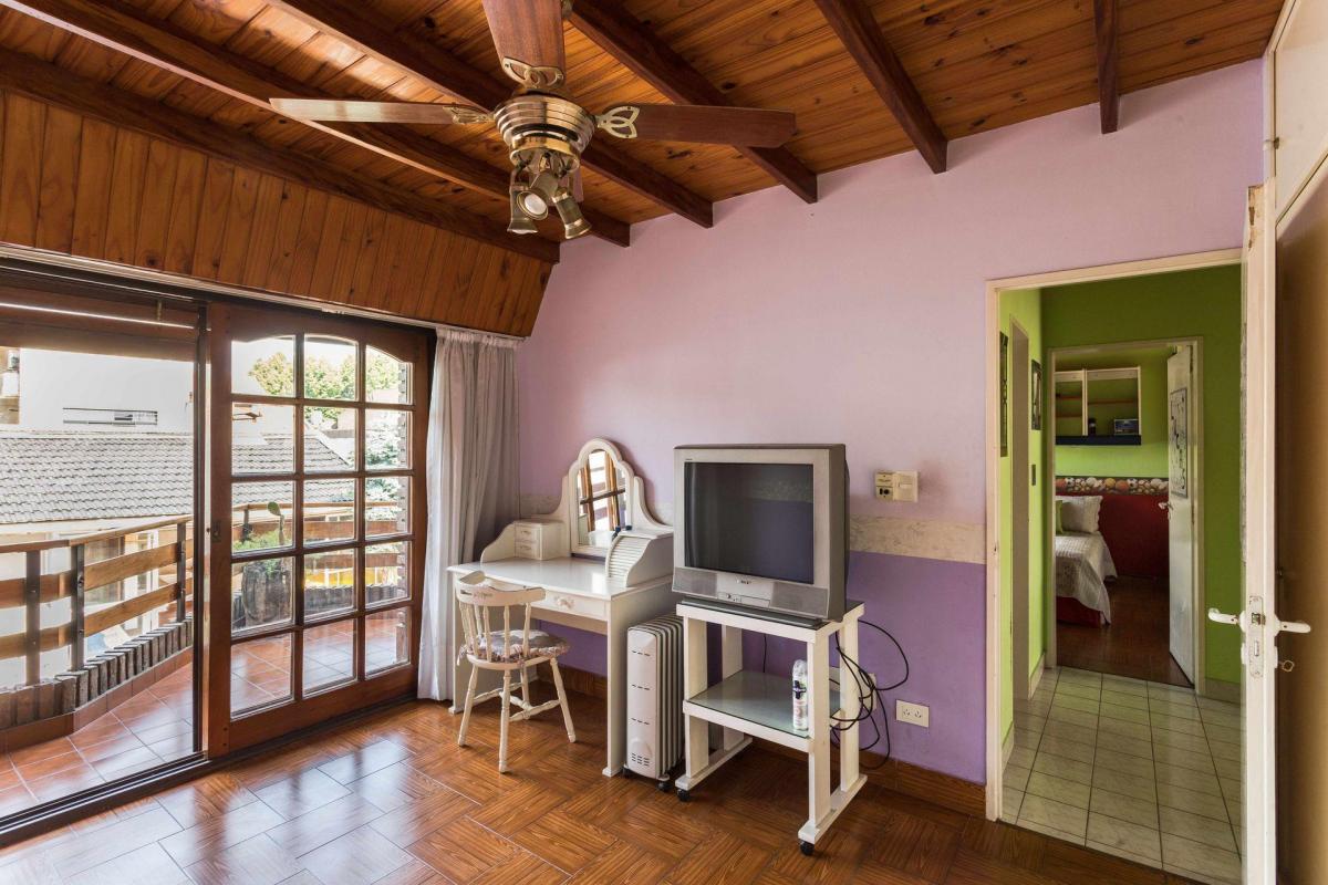 Venta Casa 8 Amb C/2 Cochera, Pileta en Versalles 5