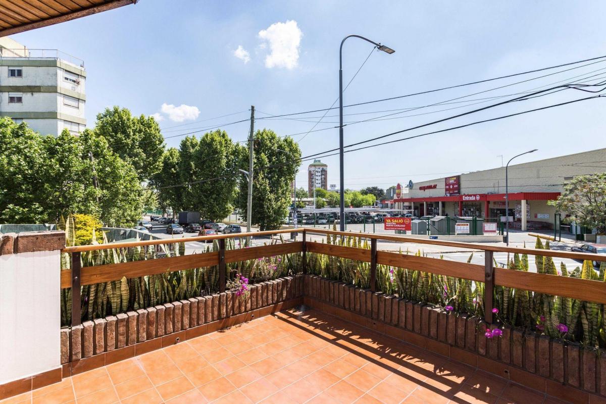 Venta Casa 8 Amb C/2 Cochera, Pileta en Versalles 4
