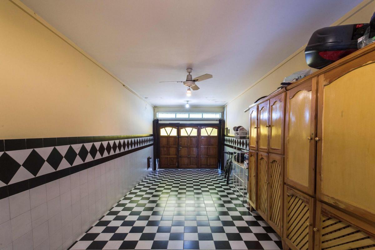 Venta Casa 8 Amb C/2 Cochera, Pileta en Versalles 1