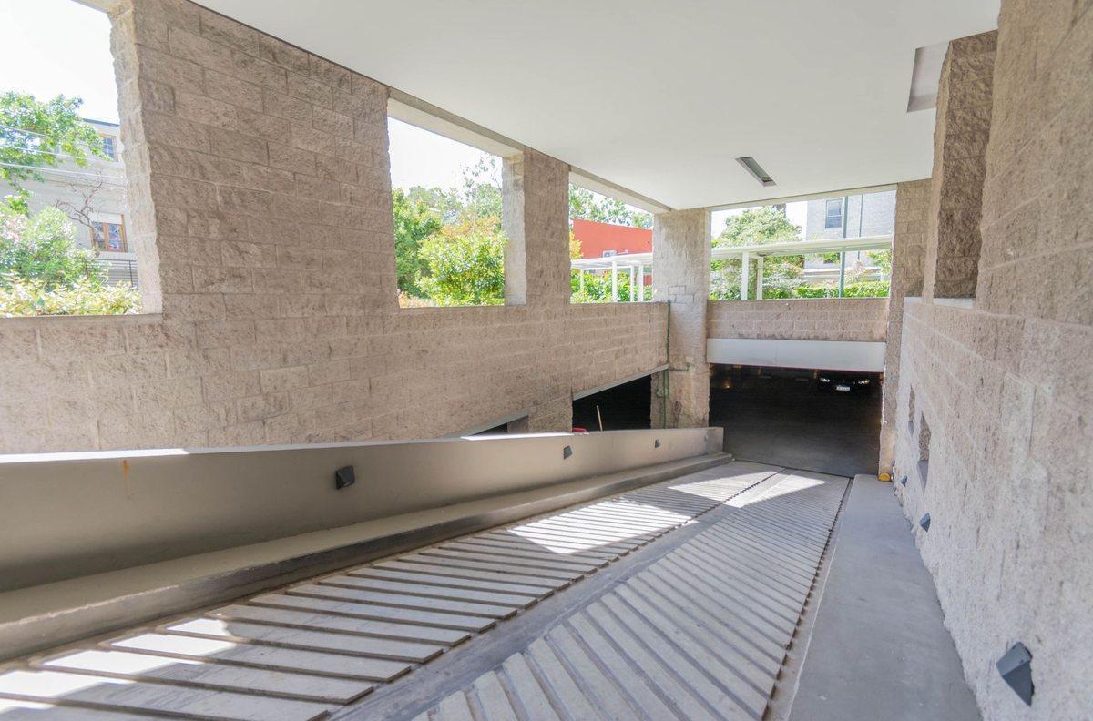 Venta Piso Alto 5 Ambientes + 2 Cocheras 1