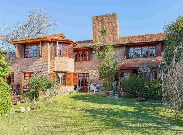 VENTA CASA 7 AMB - PARQUE y PISCINA - SAN ISIDRO 2