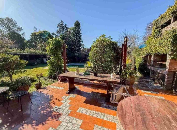 VENTA CASA 7 AMB - PARQUE y PISCINA - SAN ISIDRO 4