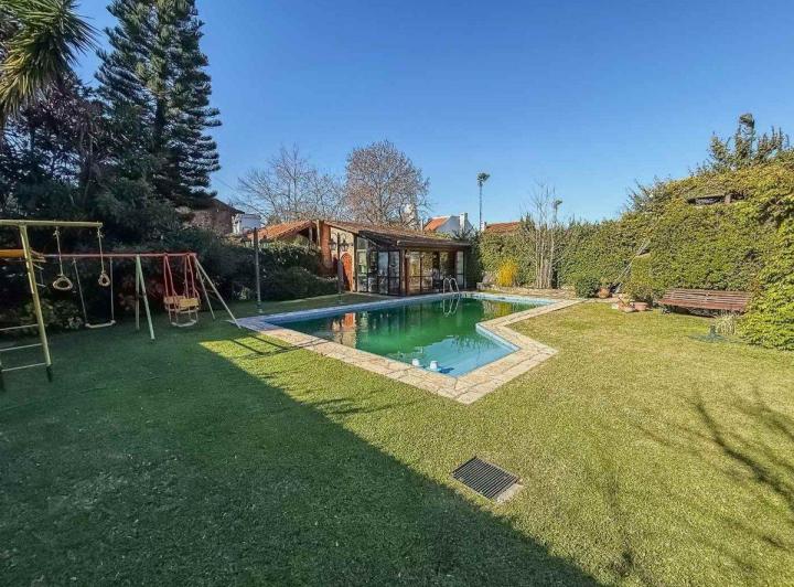 VENTA CASA 7 AMB - PARQUE y PISCINA - SAN ISIDRO 1