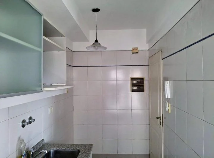 Departamento en alquiler V.Urquiza dos amb.c/bcón 3