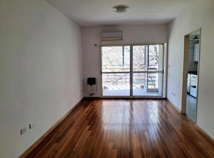 Departamento en alquiler V.Urquiza dos amb.c/bcón 5