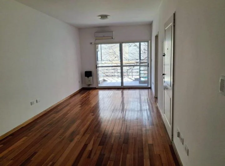 Departamento en alquiler V.Urquiza dos amb.c/bcón 2