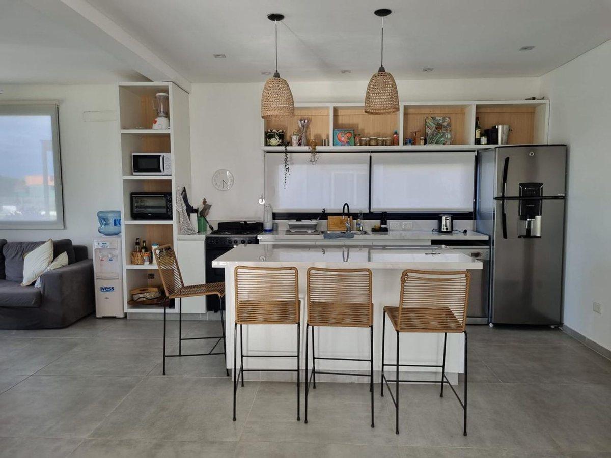 Foto de ALQUILA impecable casa en el Barrio El Naudir, imagen 3