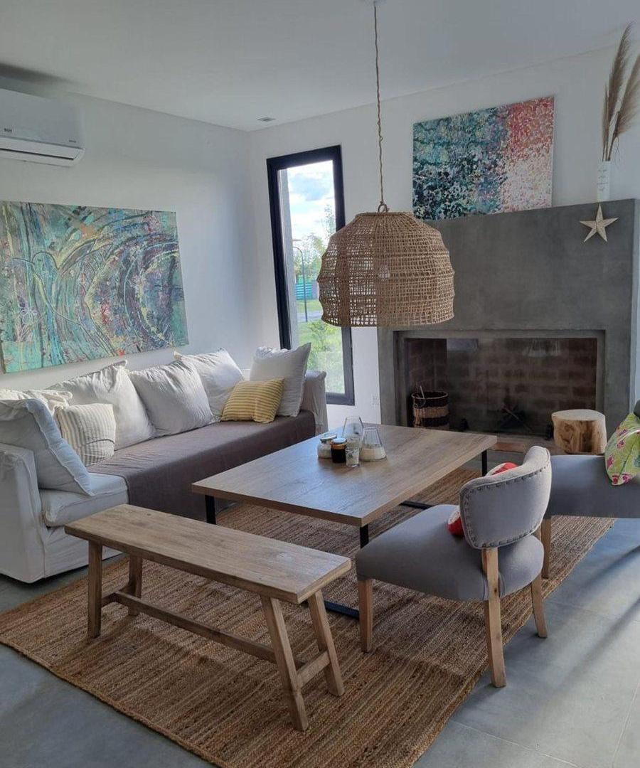 ALQUILA impecable casa en el Barrio El Naudir
