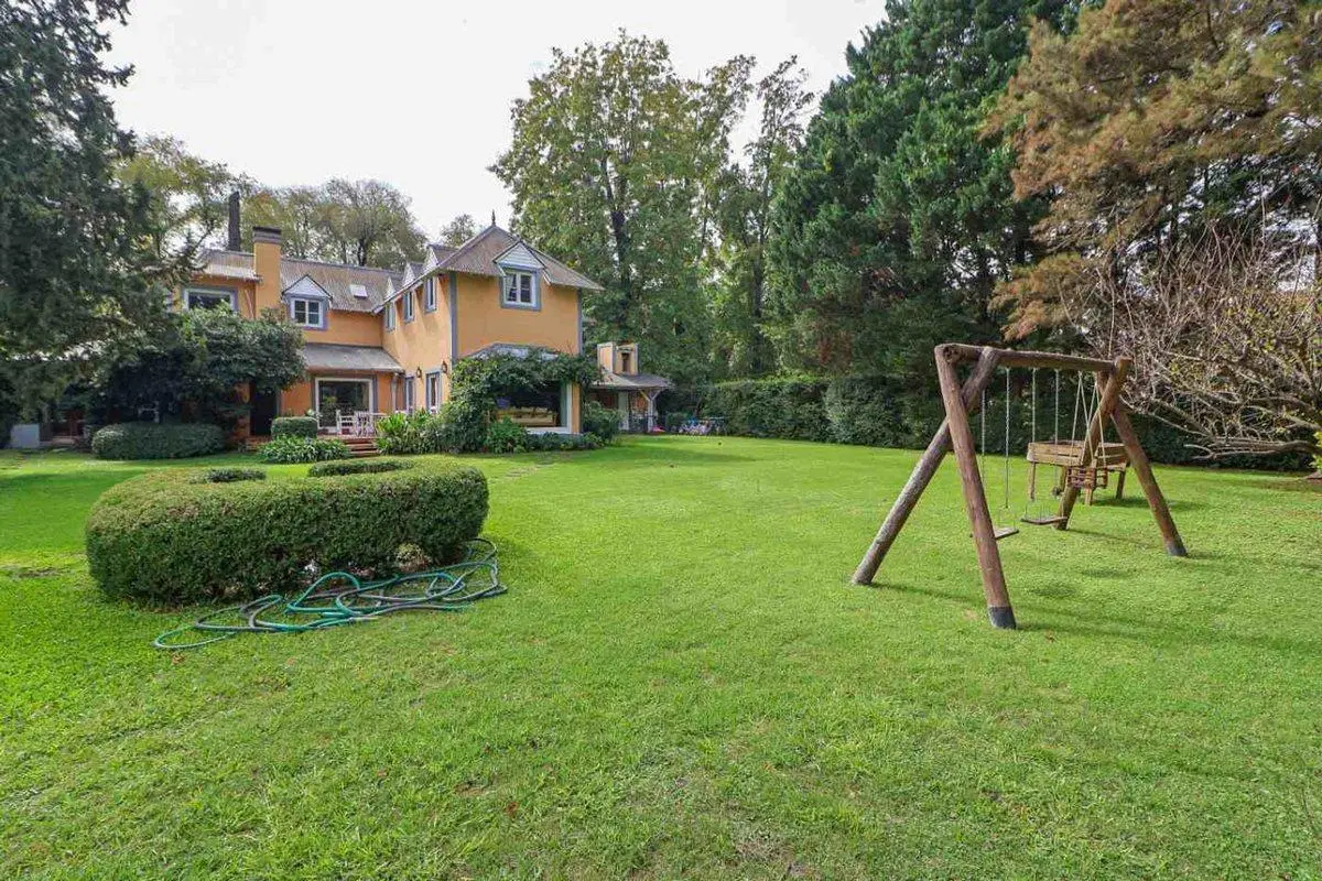 VENDE CASA C PILETA Y PARQUE EN GOLF CLUB ARGENTIN 2