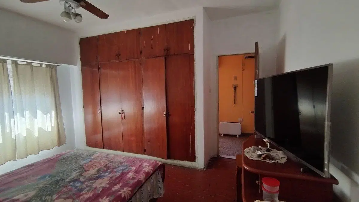 VENTA PH AMPLIO 3 ambientes con Terraza. 2