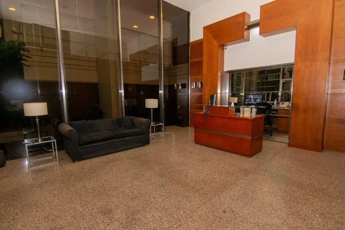 PISO AV DE LOS INCAS 6 AMB DEPENDENCIA 2 COCHERAS 5