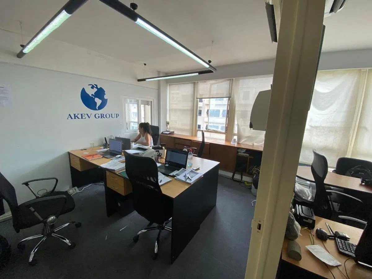 OFICINA  138 m² AV. CORRIENTES SAN NICOLAS 5