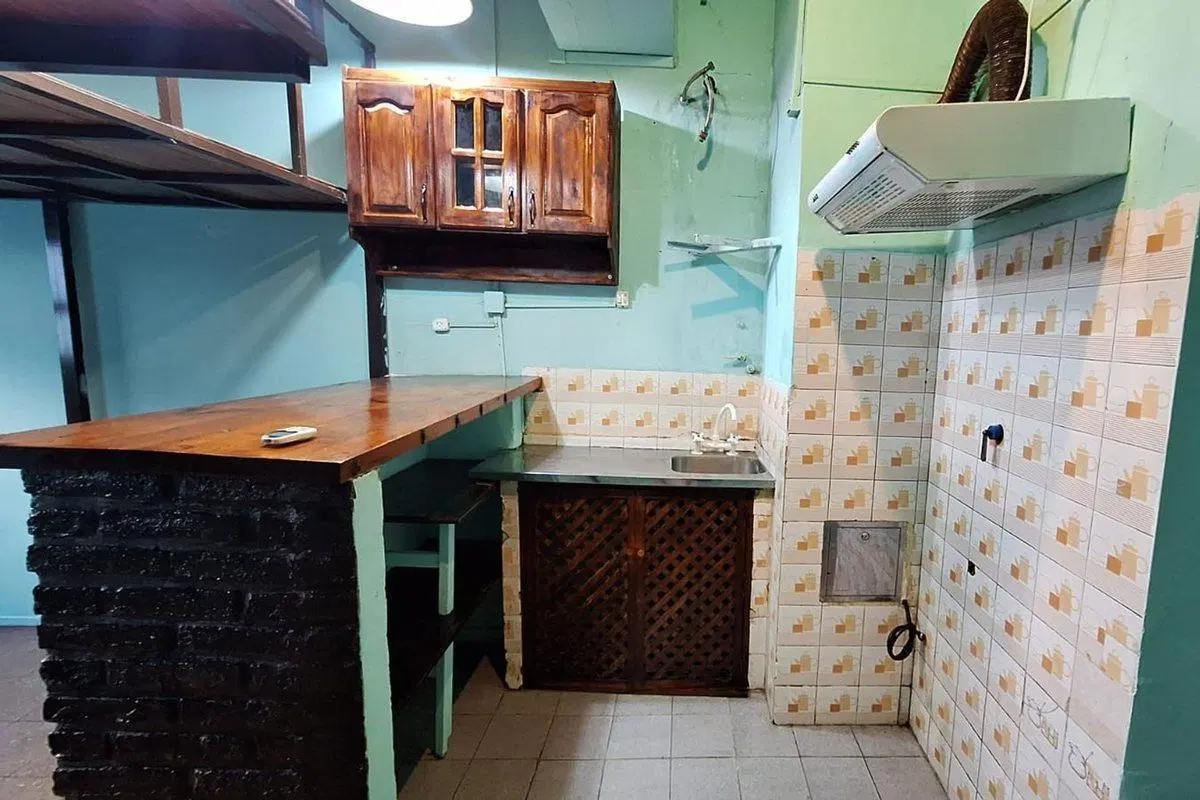 VENTA monoambiente/ entrepiso COCHERA Constitución 5