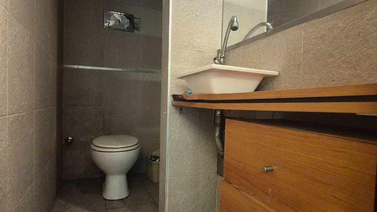 VENTA OFICINA CON DESPACHO OLIVOS 5