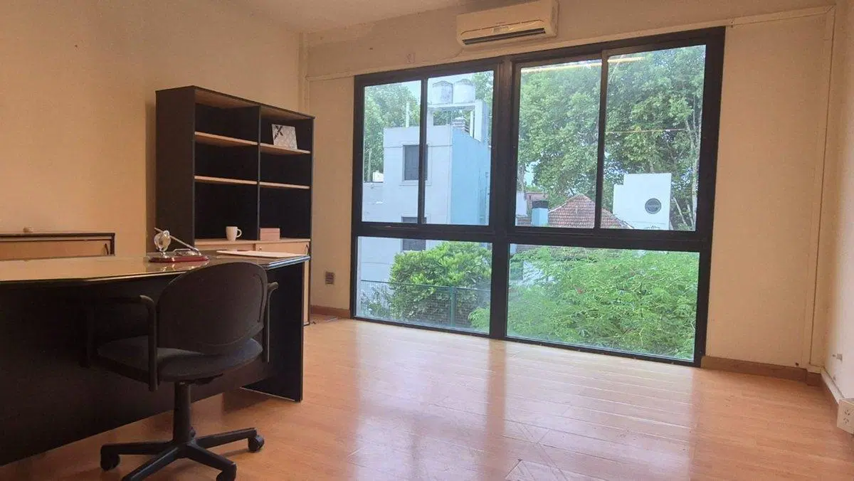 VENTA OFICINA CON DESPACHO OLIVOS 2