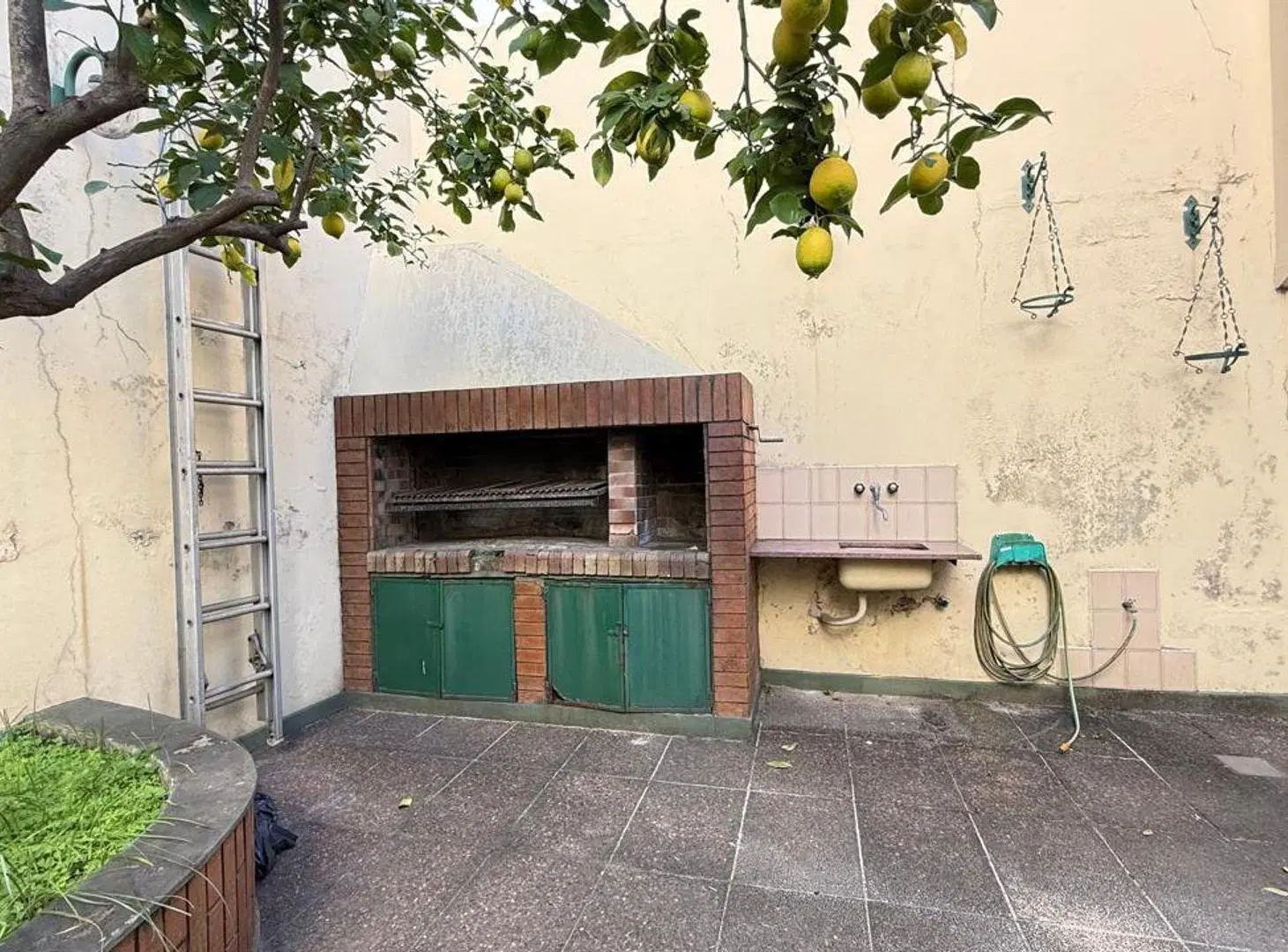 VENTA CASA 4 AMB ESCRITORIO PATIO COCHERA BARRACAS 5