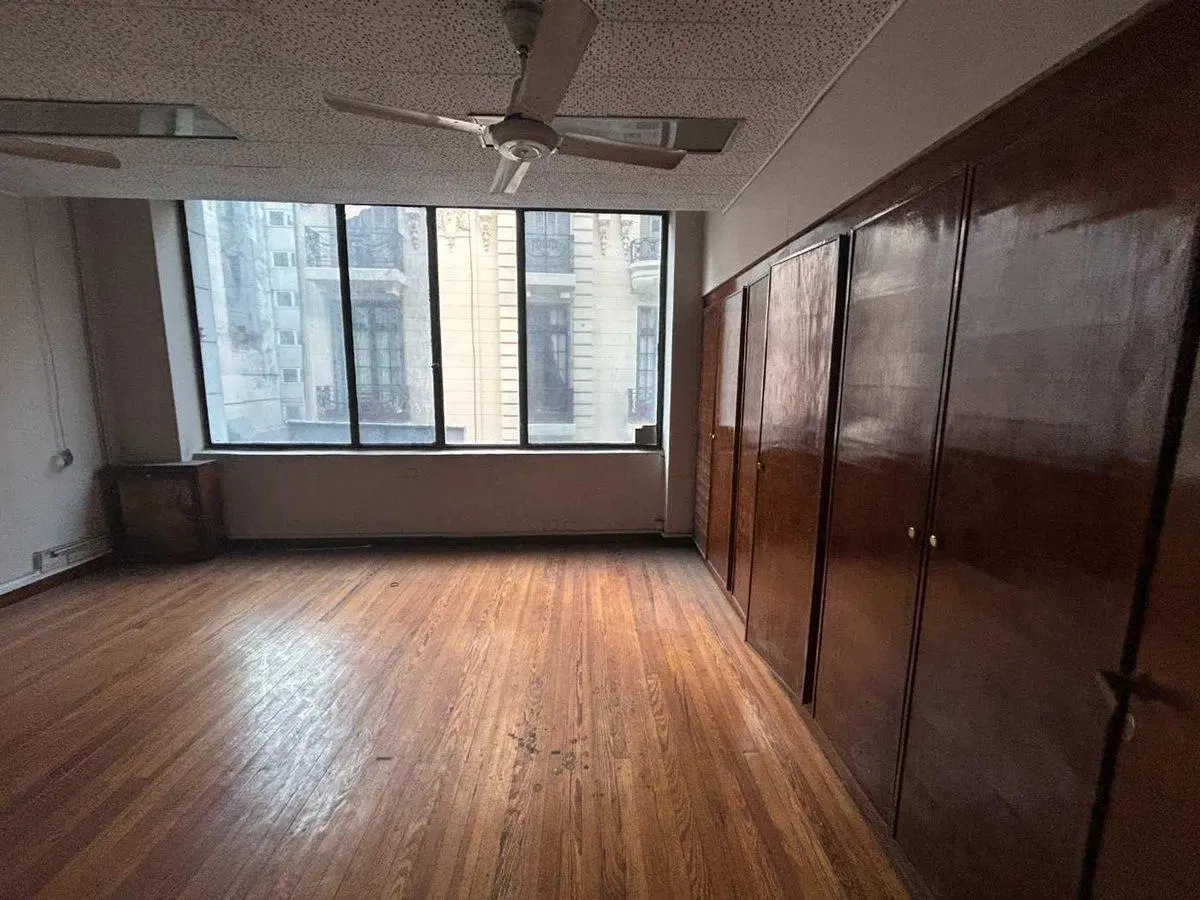 VENDE OFICINA 5 DESPACHOS MICROCENTRO 3