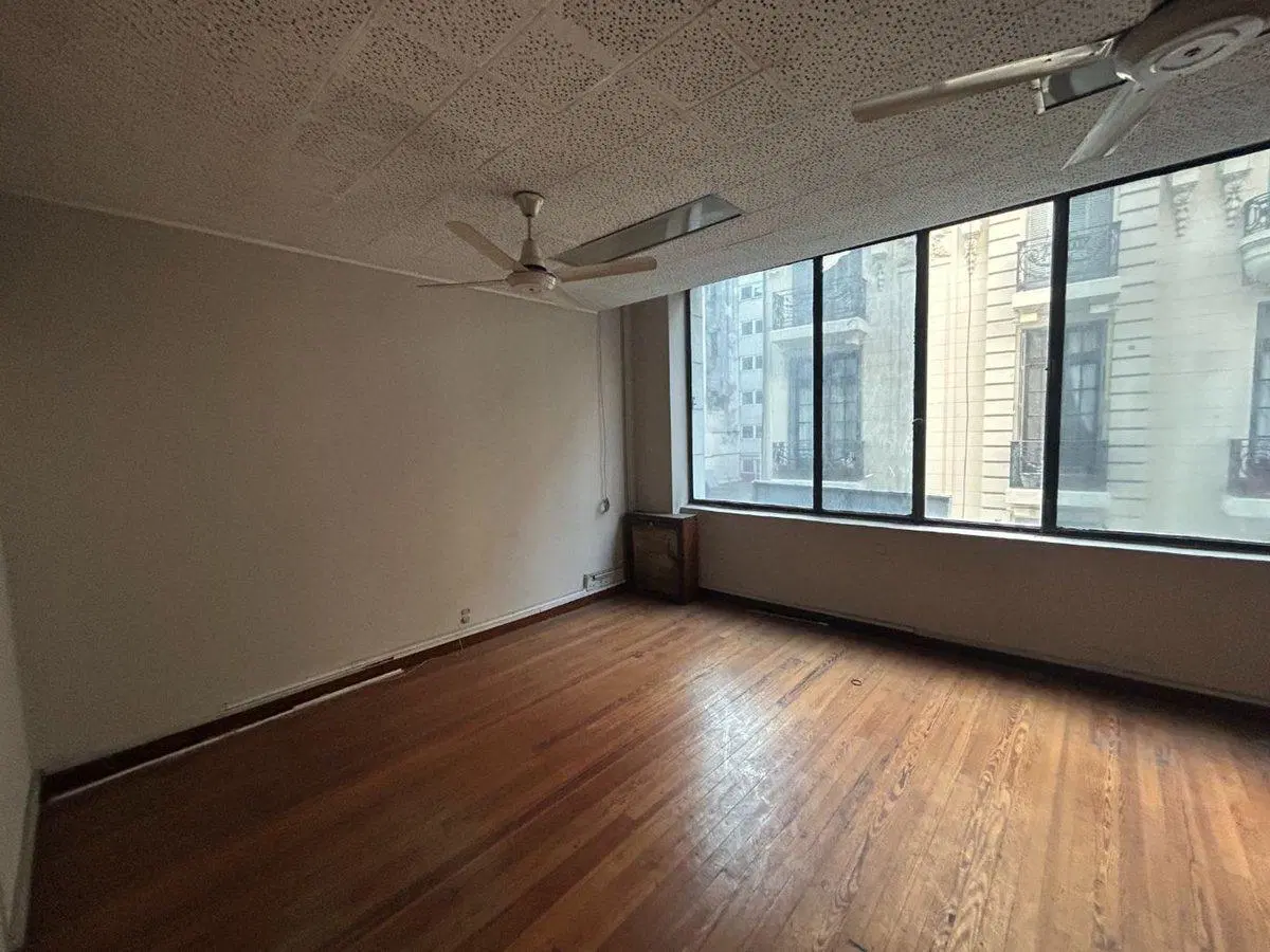 VENDE OFICINA 5 DESPACHOS MICROCENTRO 2