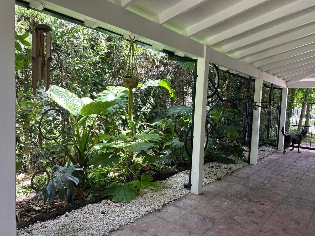 CASA 6 AMBIENTES PILETA -JARDIN DE INVIERNO-PARQUE 4