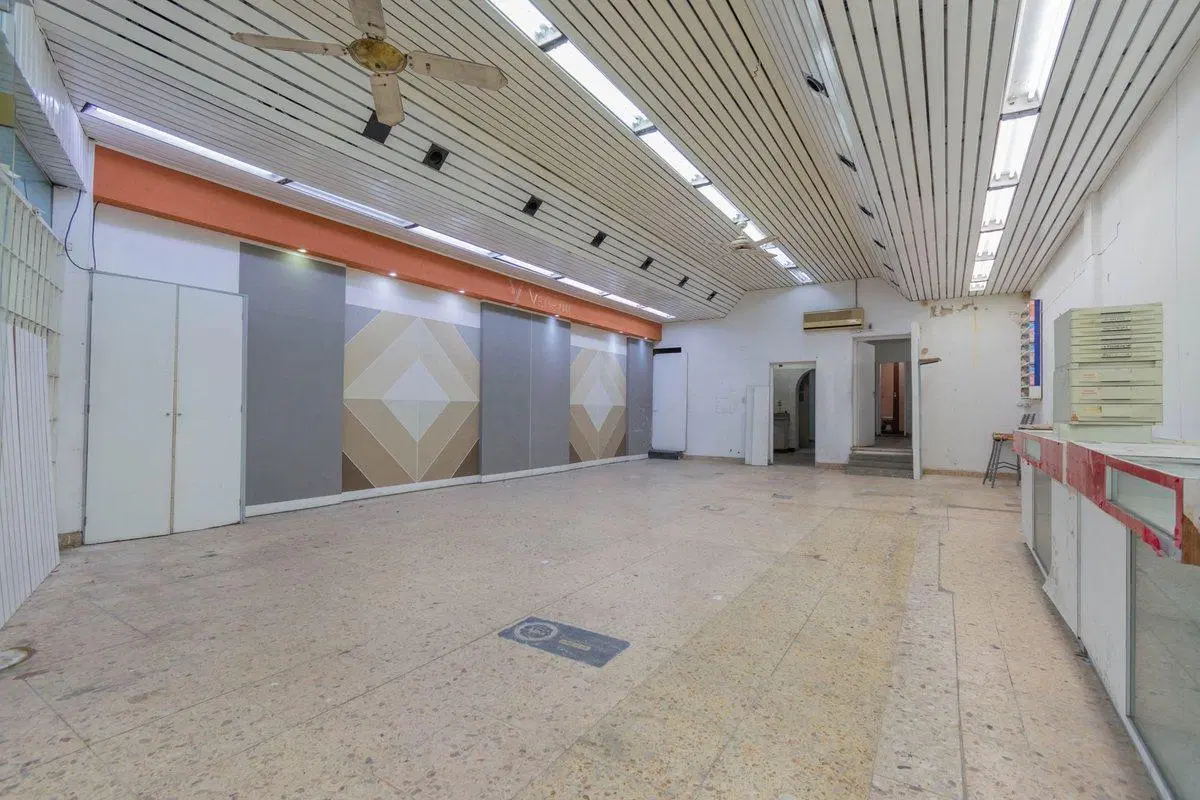 ALQUILER AMPLIO LOCAL COMERCIAL CABALLITO 5