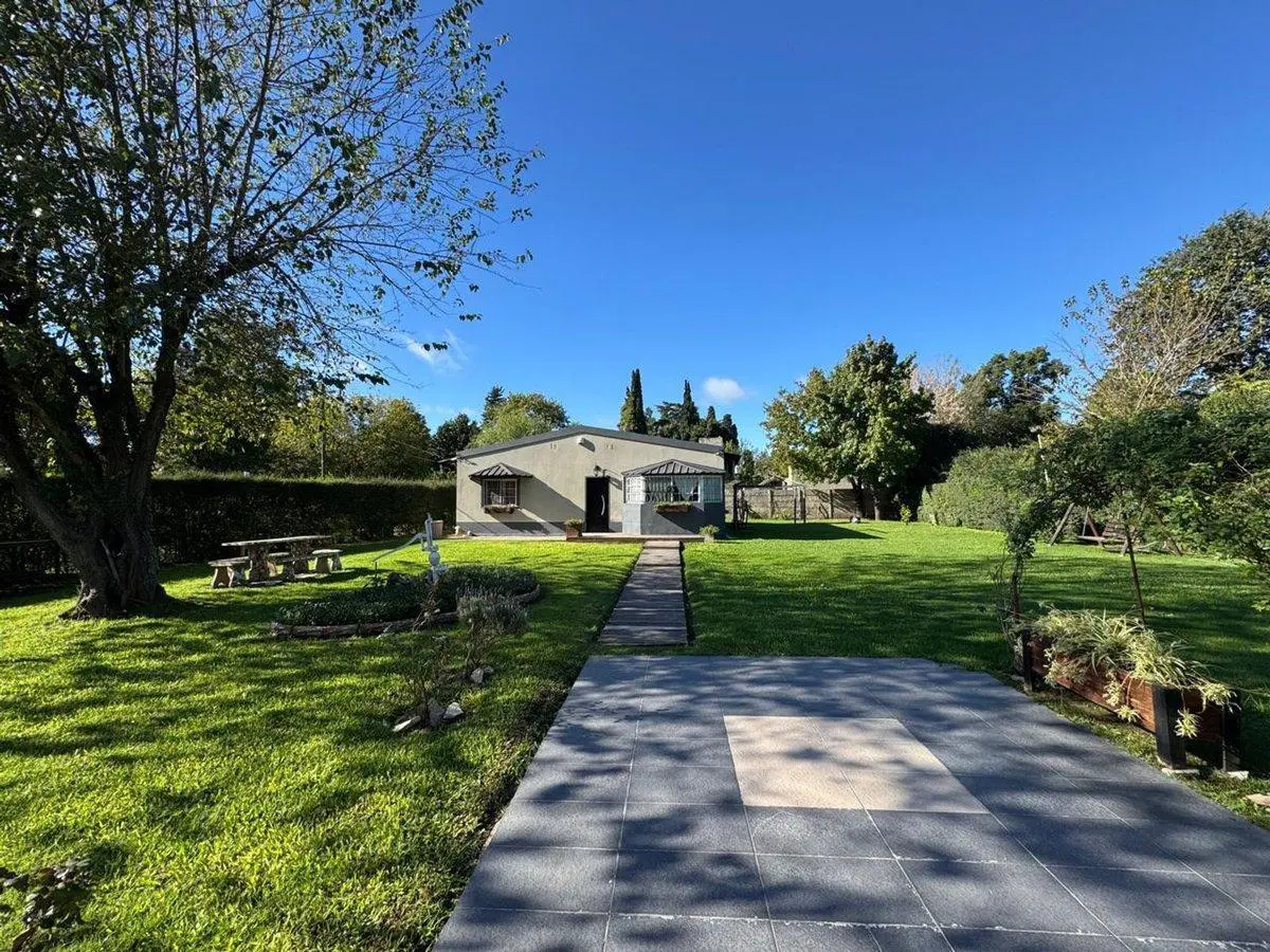 VENTA CASA 5 AMB CON JARDIN EN GENERAL RODRIGUEZ 3