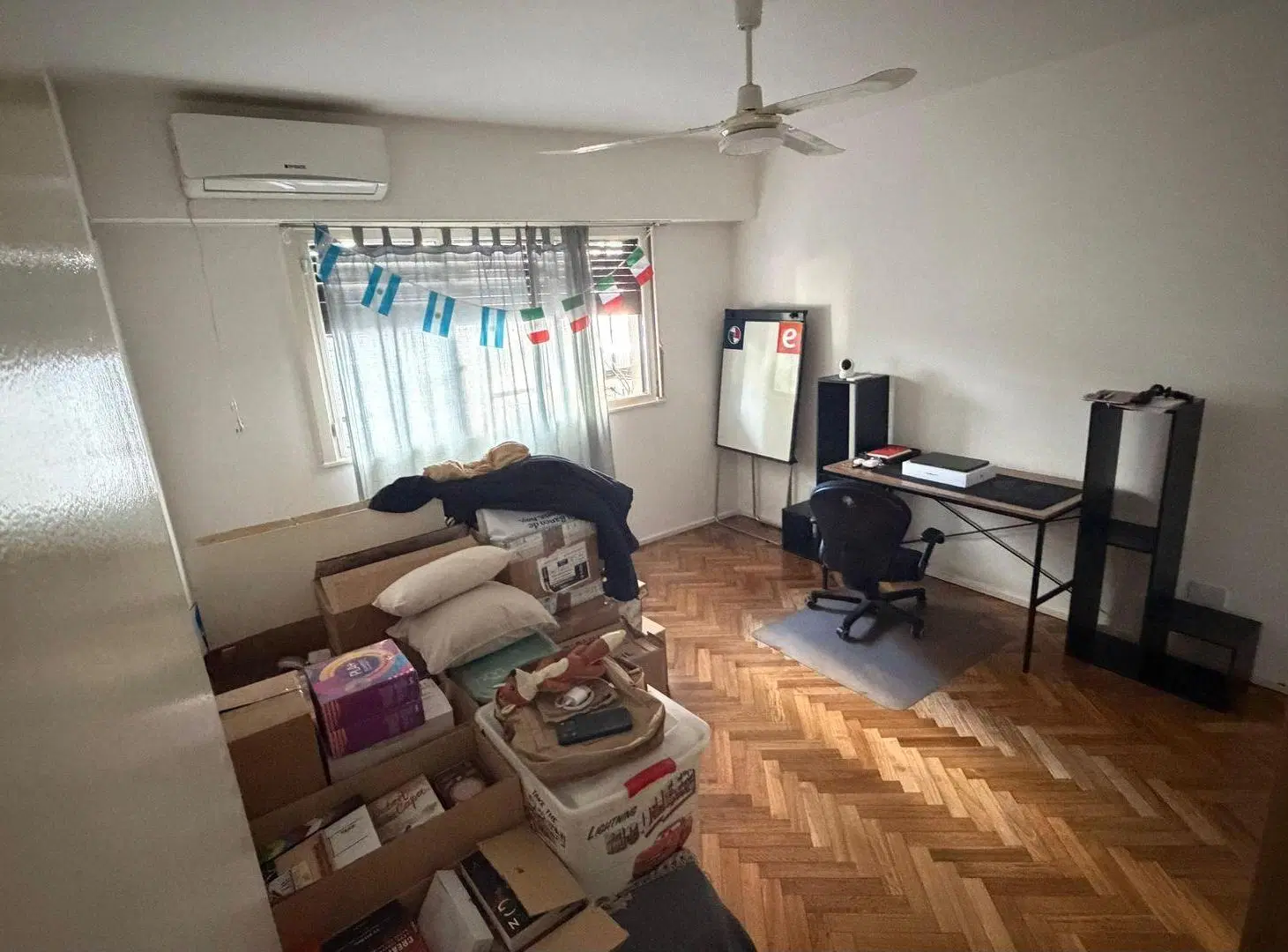 Venta amplio departamento de 3 amb con dep Almagro 2