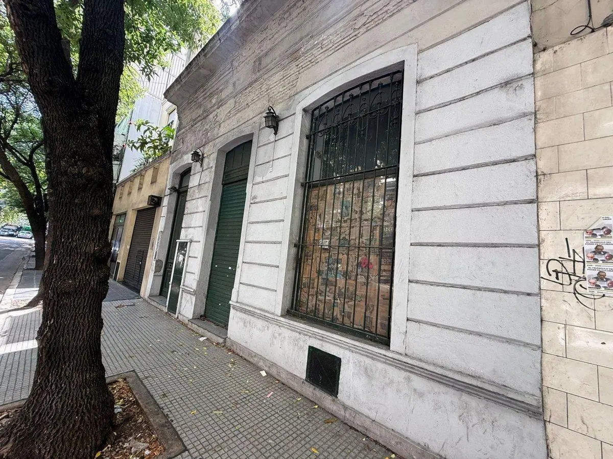 VENTA LOTE DOBLE FRENTE EN BALVANERA 4