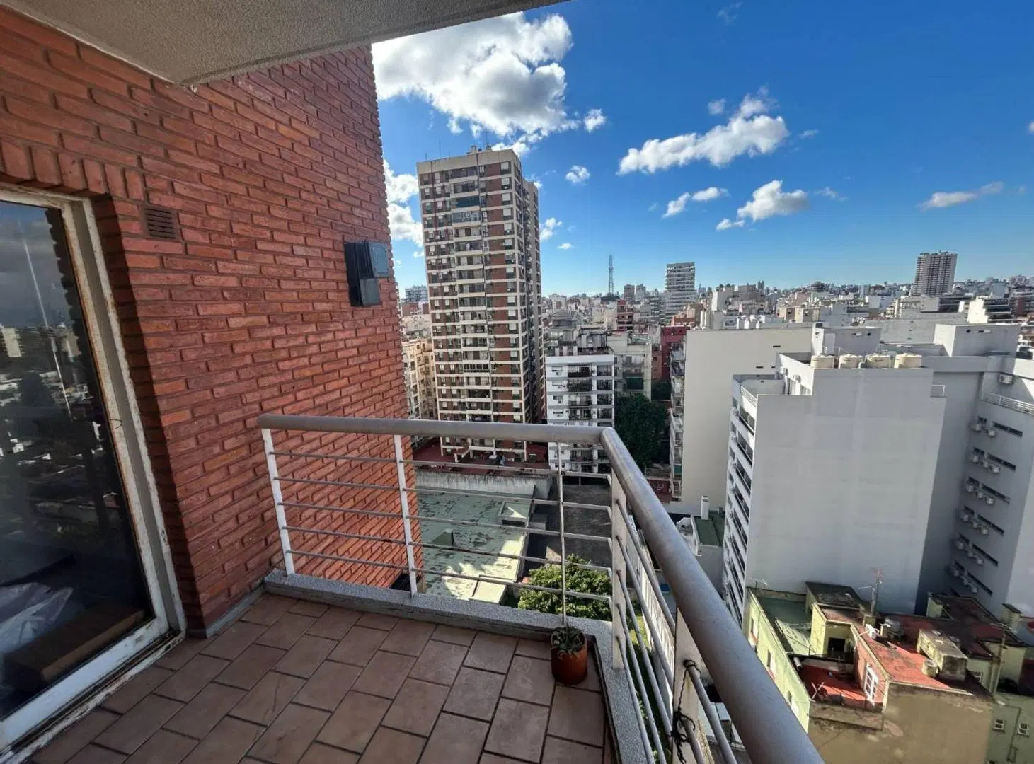 ALQUILA DOS AMB PISO ALTO EN TORRE FLORES 3