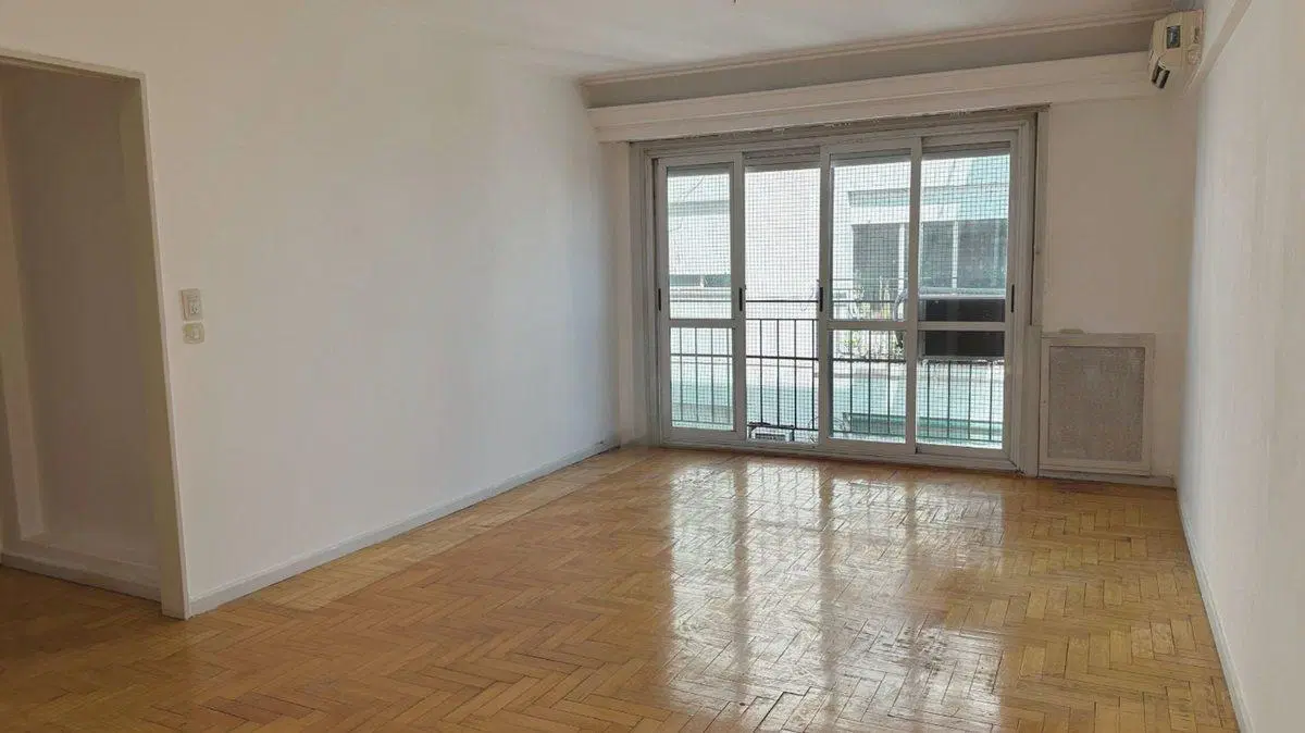 VENTA Semipiso 4 ambientes / ACEPTA PERMUTA Flores 2
