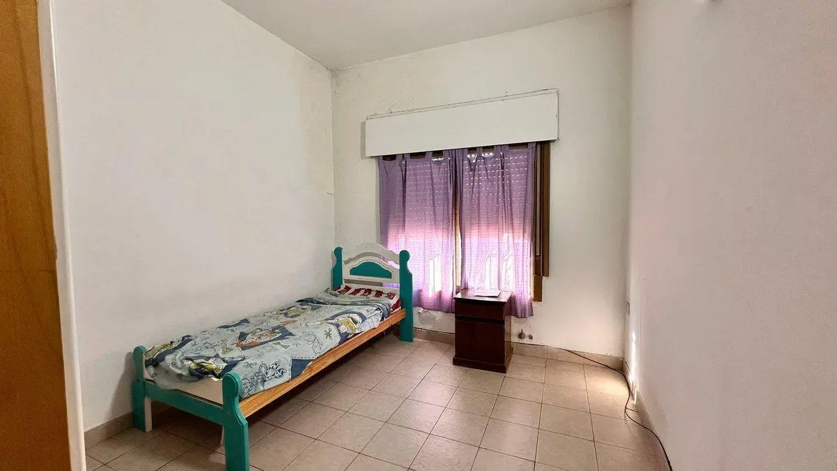 VENTA CASA CON GALPON SOBRE LOTE PROPIO -CASTELAR 2